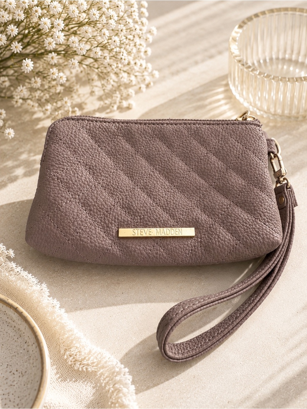 Steve Madden Quilted Wristlet Clutch Wallet Taupe Gold Zip Pouch Chic Bag Neutra - Picture 2 of 16